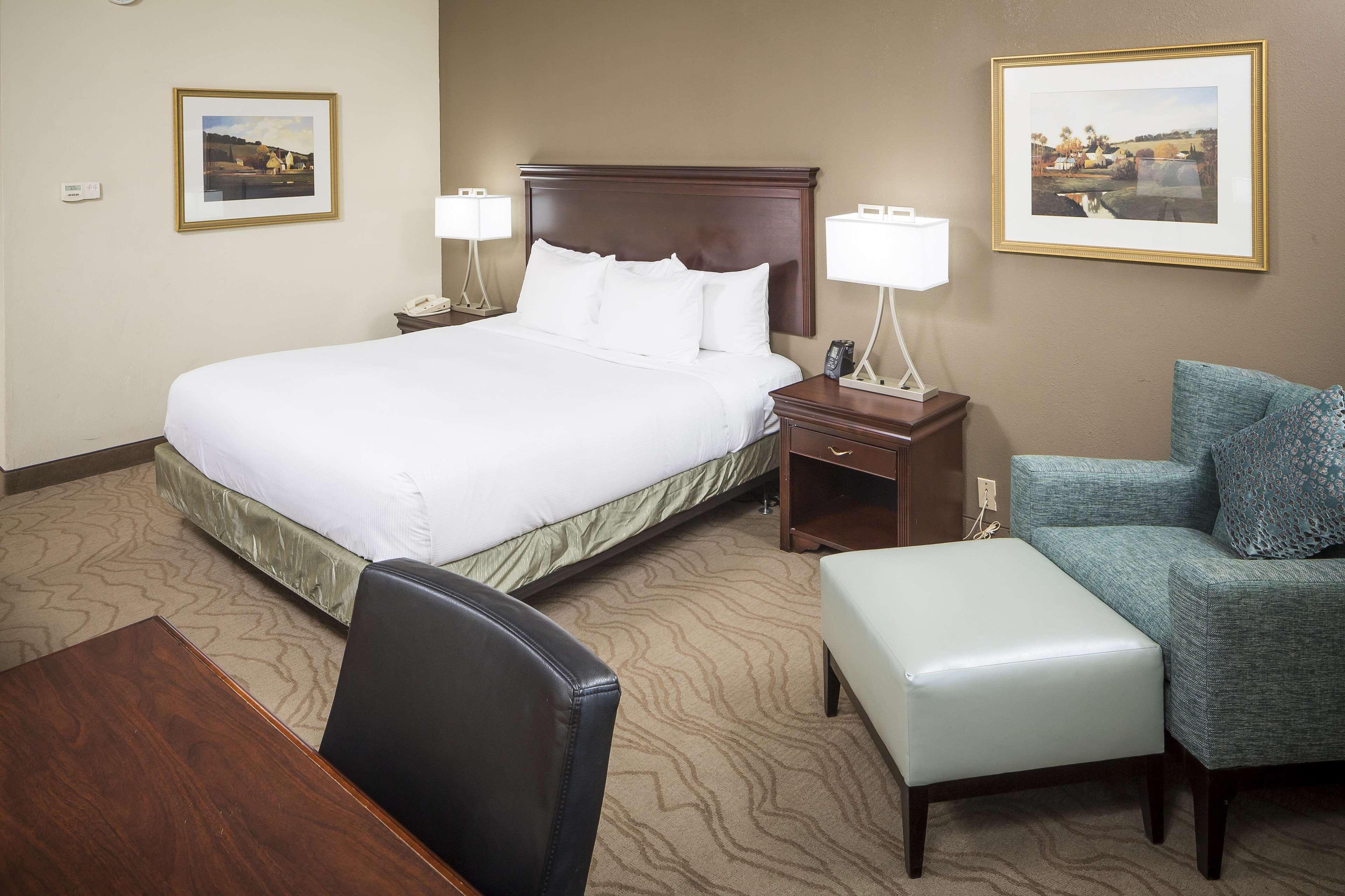 Doubletree By Hilton Boston-Milford Hotel Bagian luar foto