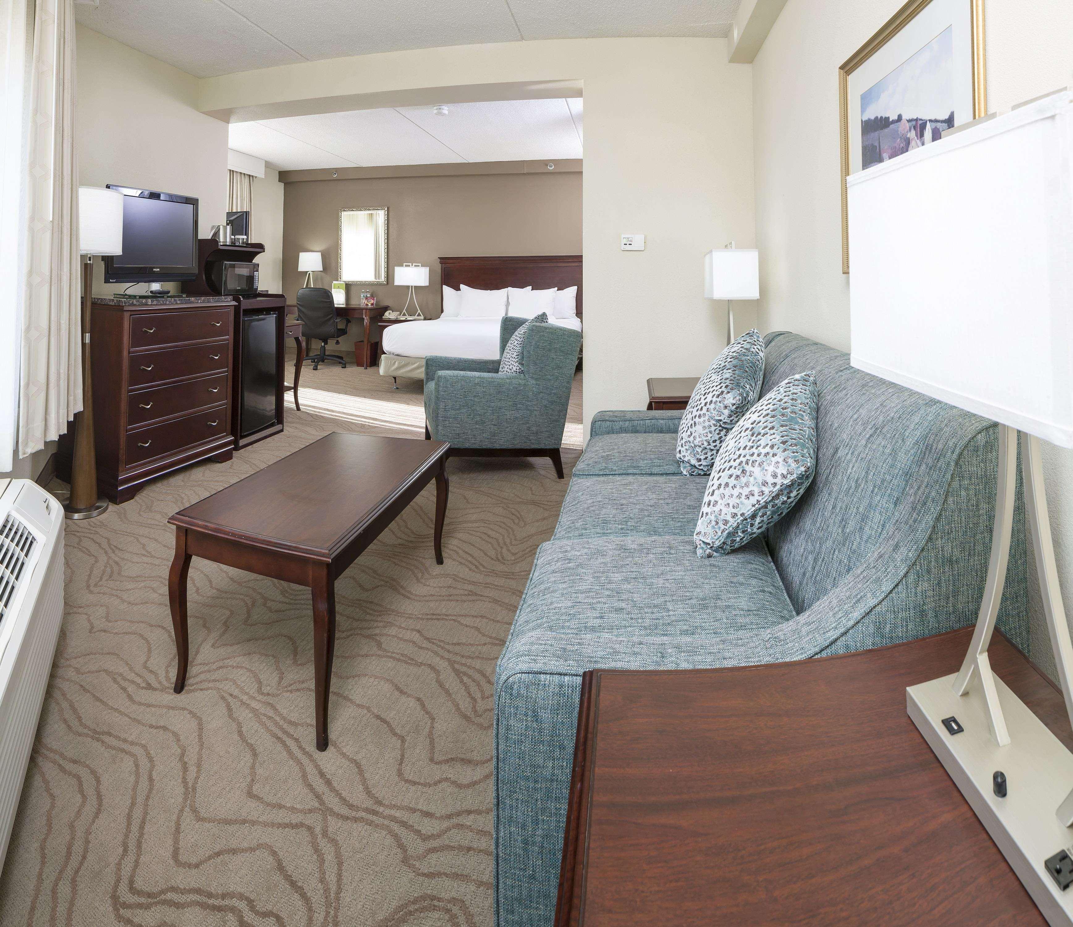Doubletree By Hilton Boston-Milford Hotel Bagian luar foto