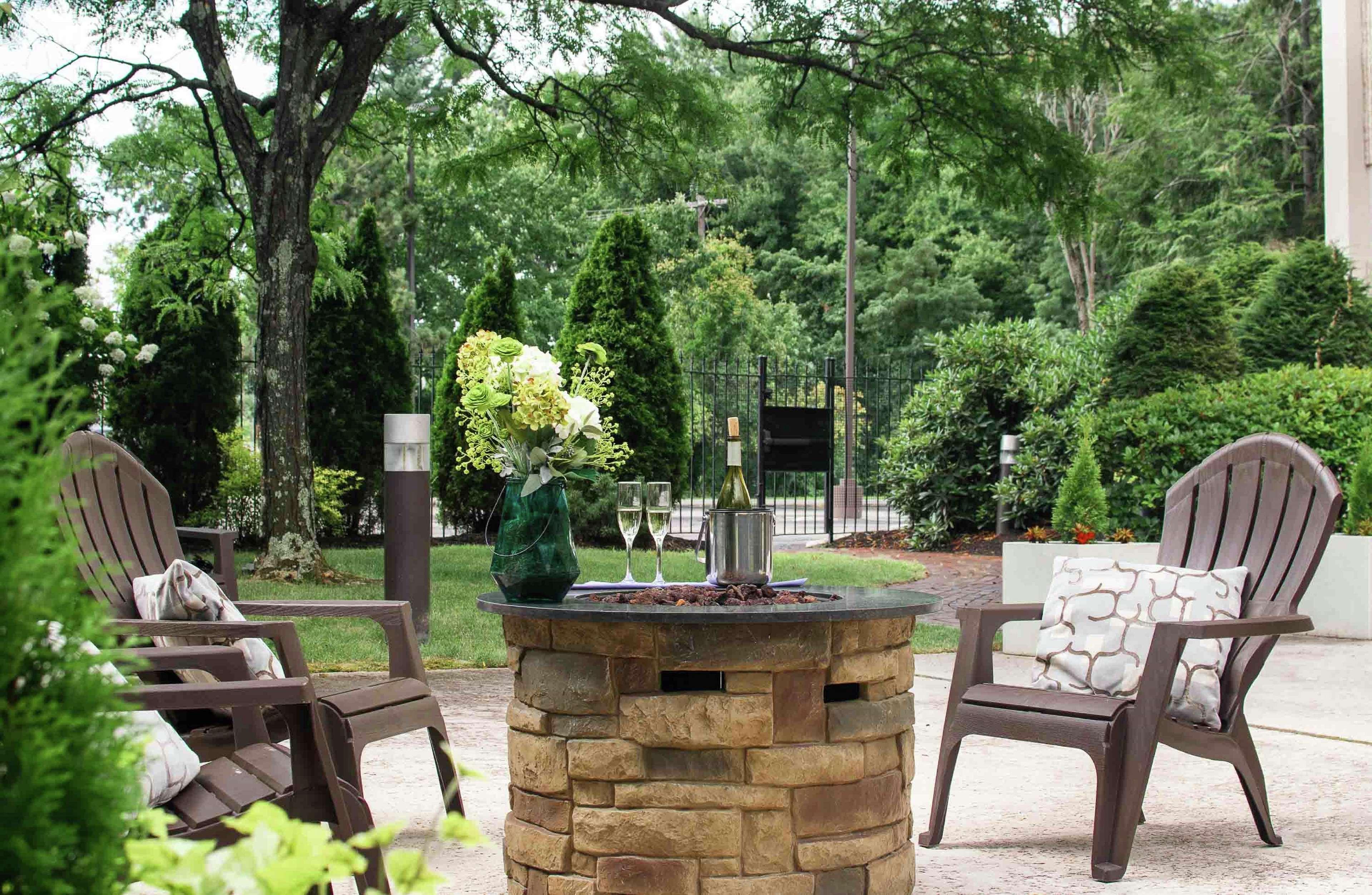 Doubletree By Hilton Boston-Milford Hotel Bagian luar foto