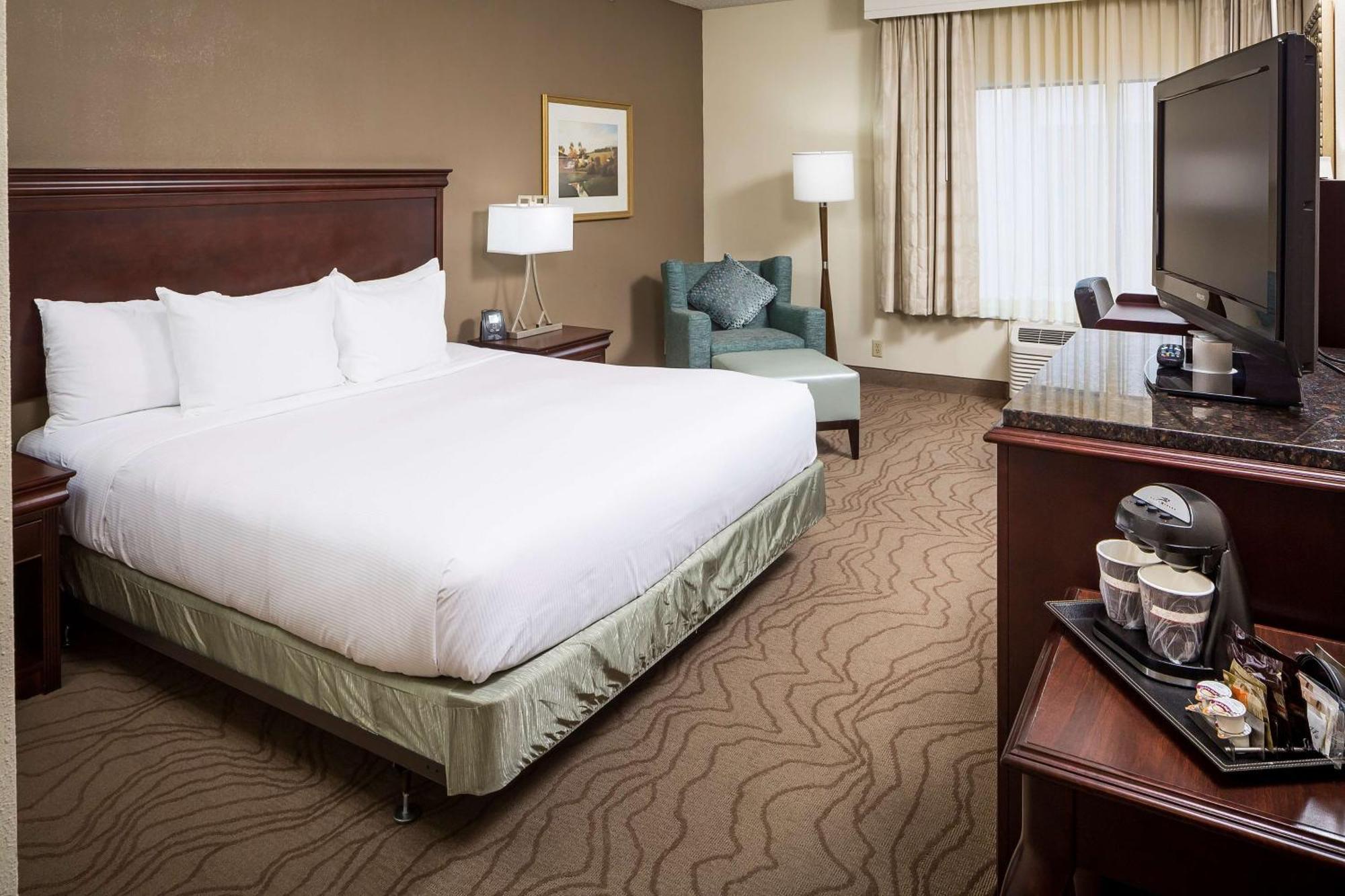 Doubletree By Hilton Boston-Milford Hotel Bagian luar foto