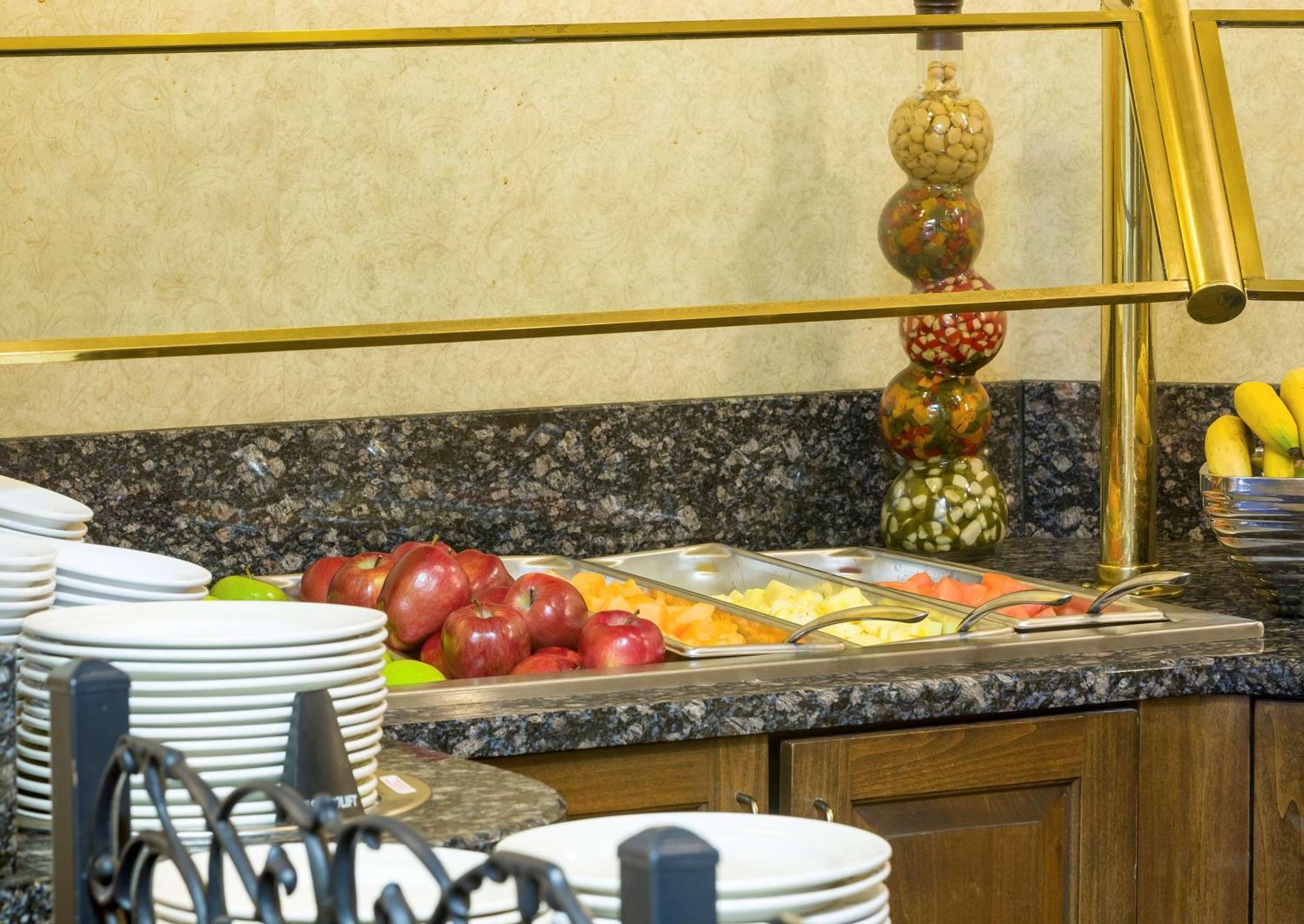 Doubletree By Hilton Boston-Milford Hotel Bagian luar foto