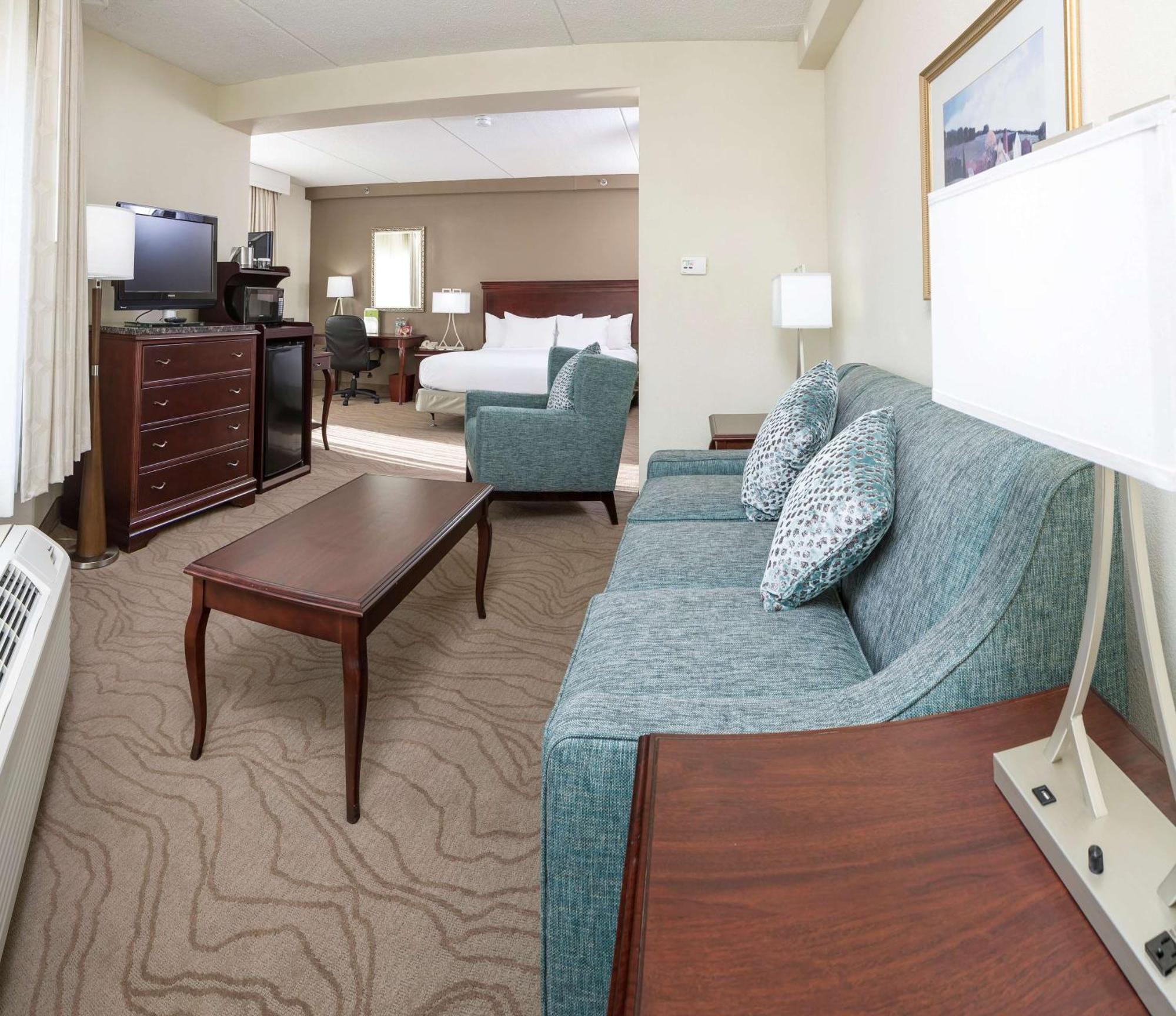 Doubletree By Hilton Boston-Milford Hotel Bagian luar foto