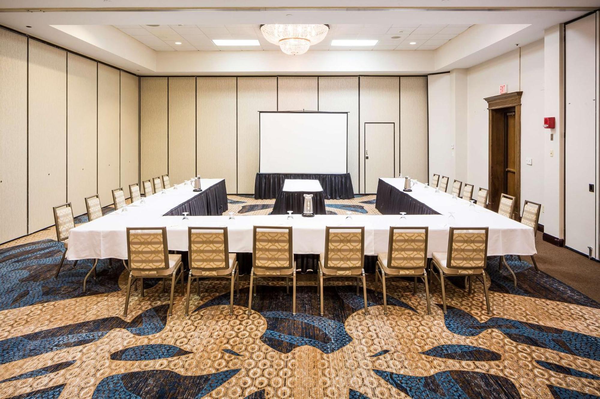 Doubletree By Hilton Boston-Milford Hotel Bagian luar foto