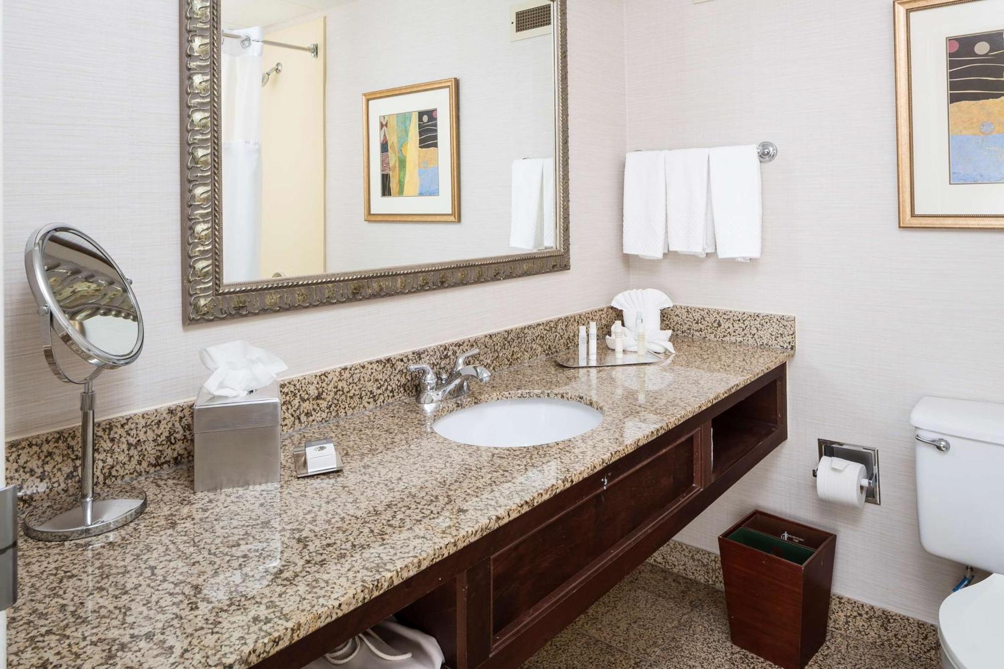 Doubletree By Hilton Boston-Milford Hotel Bagian luar foto